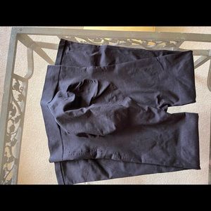 Blanqi Maternity leggings like new condition